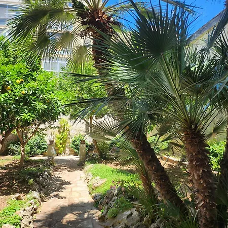 Soavis Garden In Downtown Apartment Bari